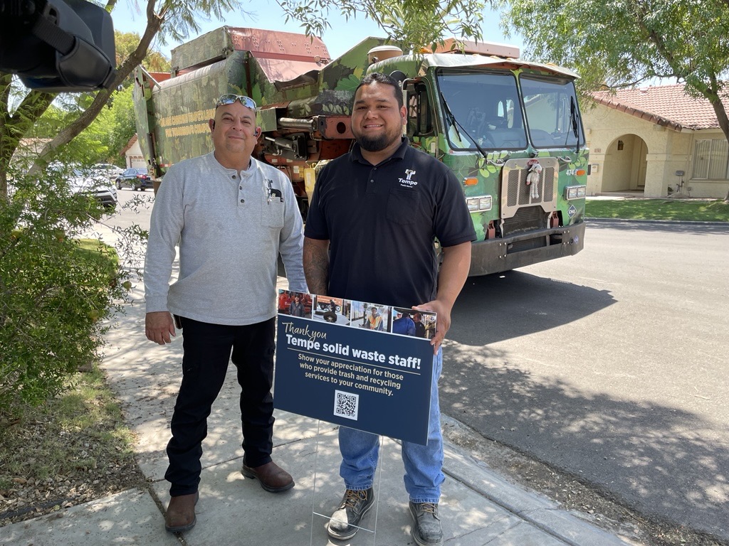 Tempegov's tweet photo. Request a free yard sign to thank your Tempe trash truck drivers! June 15-19 is Waste & Recycling Workers Week, and a great opportunity to show your love for those who provide an essential service to Tempe.
 
Request a free yard sign to show your thanks by completing this online form: https://t.co/masXkh9Ybn

Requests must be submitted before 11:50 p.m. Friday, May 29. One yard sign per household while supplies last.