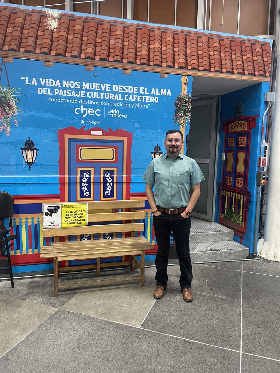 aglagunes's tweet photo. Aprovechando mi estancia en el eje cafetero visitamos la Universidad de Caldas y nos reunimos con la Coordinadora de Capacitación de los  Semilleros de Investigación Tatiana Marín Sánchez con el objetivo de trabajos conjuntos y la movilidad de los estudiantes en semilleros. https://t.co/xPRh7nLylD