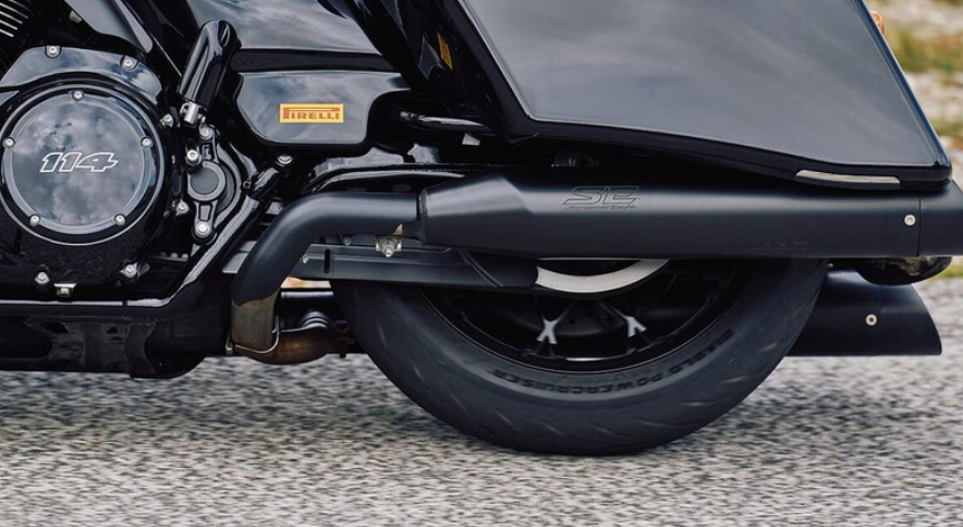 Pirelli_BR's tweet photo. Os pneus Diablo Powercruiser equipam motos de touring. Eles foram desenvolvidos a partir da nossa experiência como fornecedora exclusiva do Campeonato do Mundo de Superbike da FIM. 
Saiba mais sobre esse pneu de alto desempenho em: https://t.co/tThUFqNOTa https://t.co/yCW37Jg7uV