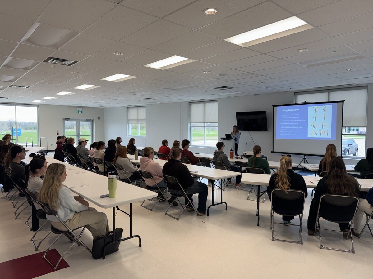 NorthPerth1's tweet photo. This month we welcomed over 40 summer students to the team! ☀️
Wishing them a great summer as they support our teams and serve the community. 
Thank you for choosing North Perth!👏 https://t.co/ZlGWmhSt1Z