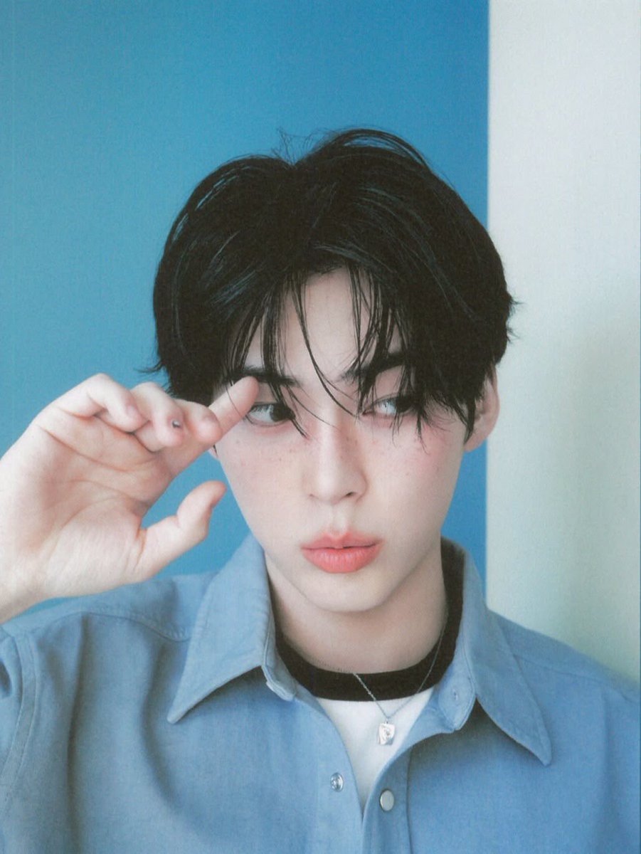 sbiniy's tweet photo. #SUNGHANBIN on a recent fancall said "I really hope all Zerose participate during tomorrow’s MCountdown live vote since it would be a great gift for Matthew on his birthday and it would be a very meaningful day for Zerose and us"

He also mentioned that Gunwook really wants to give the members the trophy himself and said "Since I was an MC too, I know how it feels to give your own group a trophy"

#ZEROBASEONE #제로베이스원