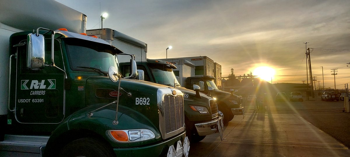 RLCarriers's tweet photo. A fleet our customers can count on.

📷: Jorge A.
📍: Ceres, CA https://t.co/UFNsKVEOIN
