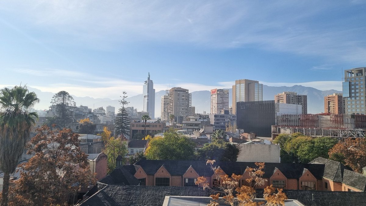 JavierGC14's tweet photo. En Chile para presentar en el BCCh el paper sobre FTPL en economías abiertas, y reencontrarme con mucha gente querida. Si están por la zona, los espero! https://t.co/o10BPIAQE9