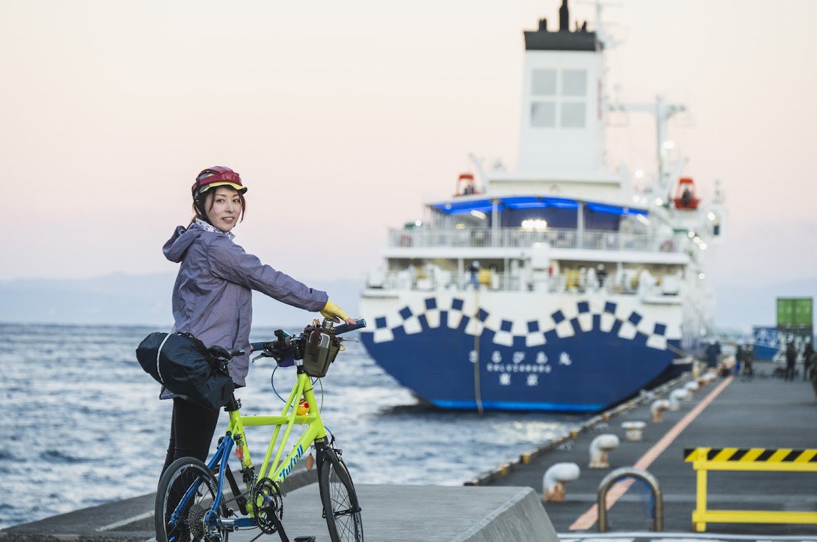 LIFEwithBICYCLE's tweet photo. ショップスタッフの「My Tyrell」Vol.2
【秀岳荘 白石店】木原さん
愛車はFSX。決め手はカラーオーダー！北海道から水・陸・空の輪行を駆使して各地でサイクリングを楽しむ木原さん。折りたたみ自転車の楽しみ方を広げたい方の良き相談相手になってくれるはずです🔽
https://t.co/QZ8Q3v5XFl https://t.co/qQngNMoIXi