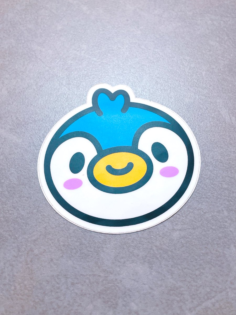 dedene0423's tweet photo. メタルチャーム1回引いたらまたレックウザだった🤣
すぐ売り切れて海外から来られたお兄さんが引けなくて悲しんでたから「余分にあるからどうぞ〜」とお譲りしたらとっても喜んでくれて「私はイラストレーターです。お礼にステッカーをプレゼントしたいです。」と言って可愛いステッカーいただいた😆✨ https://t.co/jufGEctcCv