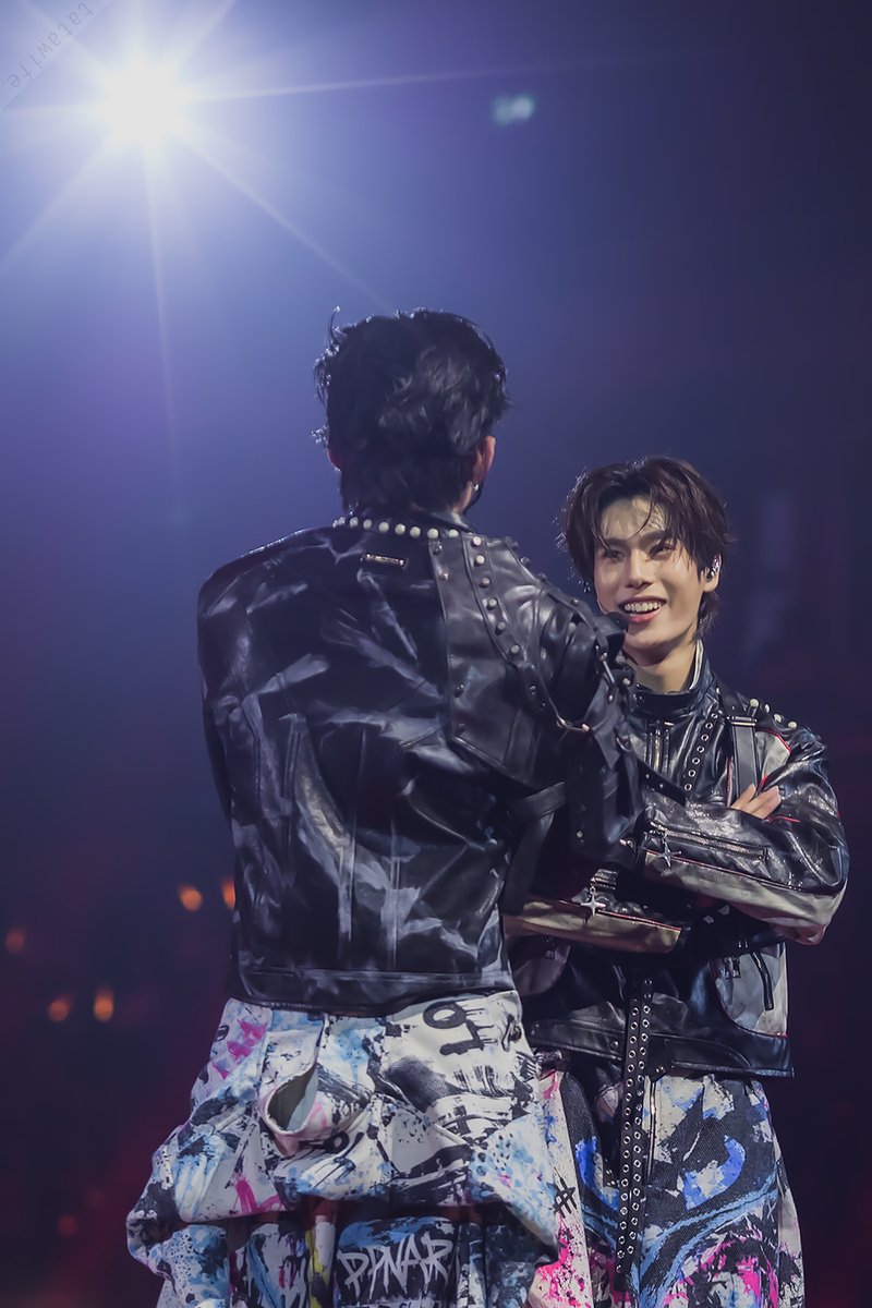 KarlTatawife's tweet photo. เก็บตกภูวินทร์สักสองเซ็ต
น้องอุตส่าห์เดินมาใกล้ ๆ
#LOLFanFest2026
@phuwintang #phuwintang https://t.co/KPWpTGfdz0