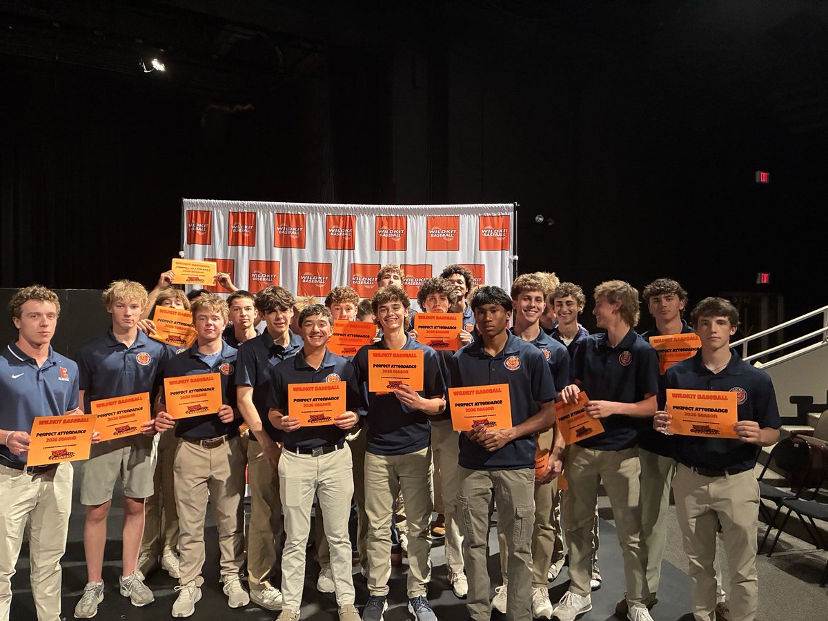WildkitBaseball's tweet photo. Oh what a Night! It was fantastic celebrating our baseball players accomplishments! We are super proud of them and love having the opportunity to be part of their journey. Congrats! 🧡💙⚾️🔥 #nationlove https://t.co/tTUyHDrxLX