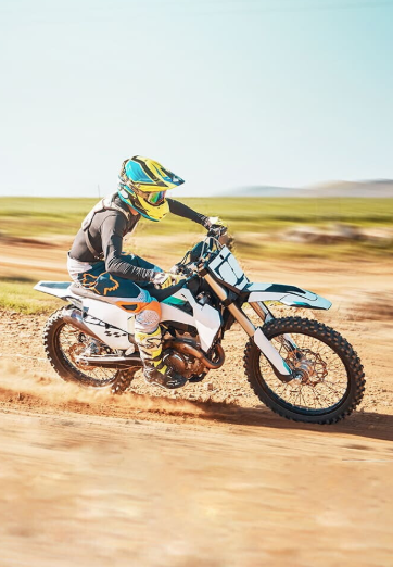 Pirelli_BR's tweet photo. O motociclismo off-road tem modalidades para todos os perfis: enduro, motocross, trial. Cada uma com seu charme e nível de exigência. Descubra qual combina mais com você: https://t.co/defDGrPOJh https://t.co/eDNvVFvSy9