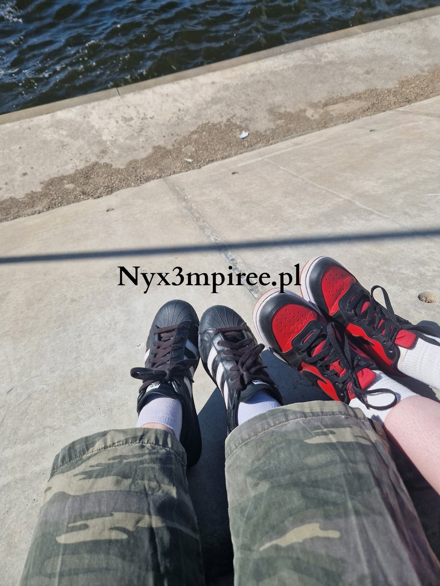 Nyx_3mp's tweet photo. Ktory frajer chce dokonac zaszczytu oplacenia kolacji dwom Boginia

#finfom #feetfetısh 
@rt_feet https://t.co/YiXeB3JLv3