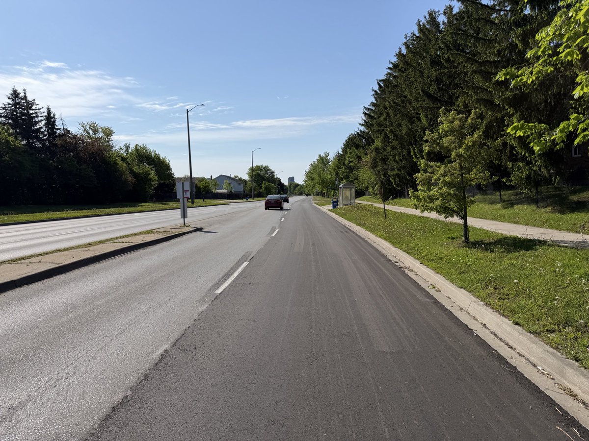 LisaStokes66's tweet photo. Me riding to Brampton City Hall to delegate again against bike lane removals. This is Howden which was reverted to 4 lanes for cars by ripping out 1 of only 3 protected lanes in the city.

As you can see the road is full of cars /s

#BikeBrampton https://t.co/MoJzZVzDAE