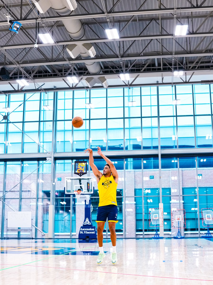 Pacers's tweet photo. Tyrese Haliburton offseason session 🙌 https://t.co/ZirEfataHl