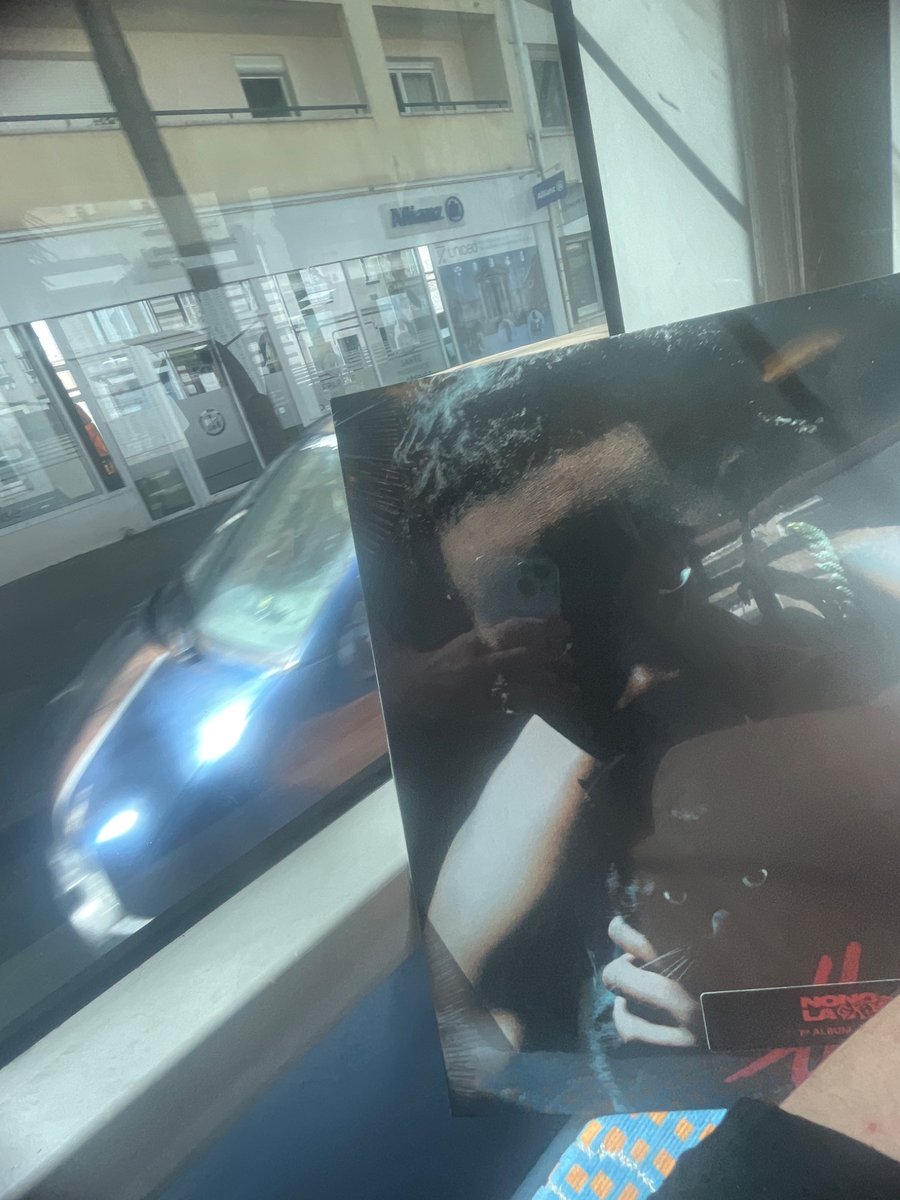 neizzRR's tweet photo. Je fraude le bus tranquille, j’espère juste que y’aura pas de contrôleurs 🥶🥶 https://t.co/cJ6UhdpYOT