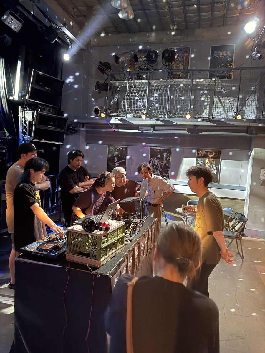 brainzilch's tweet photo. イベント終了。
ご来場ありがとうございました！

バンドマンはみんなDJやるのがデフォルトになっちゃえば良いんだよ。

楽曲の解釈の解像度や、曲作りのアイデアの引き出しが増えるから。

またそのうち開催するので、みんなDJ初めちゃおうぜ https://t.co/W6yumD63jX