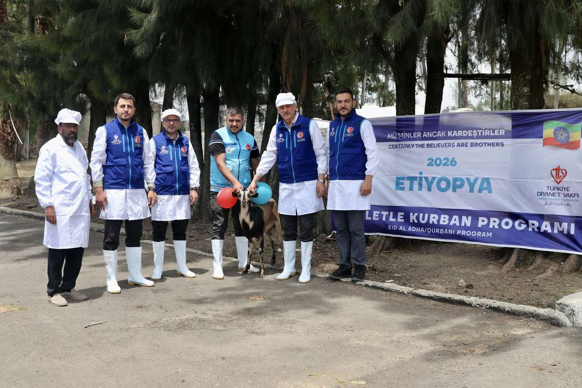 DiyanetVakfi's tweet photo. Cumhurbaşkanı Erdoğan’ın kurbanı Etiyopya’da kesildi

Cumhurbaşkanı Recep Tayyip Erdoğan’ın, TDV’ye yurt dışında kesilmek üzere emanet ettiği kurban vekâleti Etiyopya’da yerine getirildi.

https://t.co/9cYTu7SbLx 
 
#KurbanınıPaylaş Kardeşinle Yakınlaş https://t.co/dRoOwzslUK