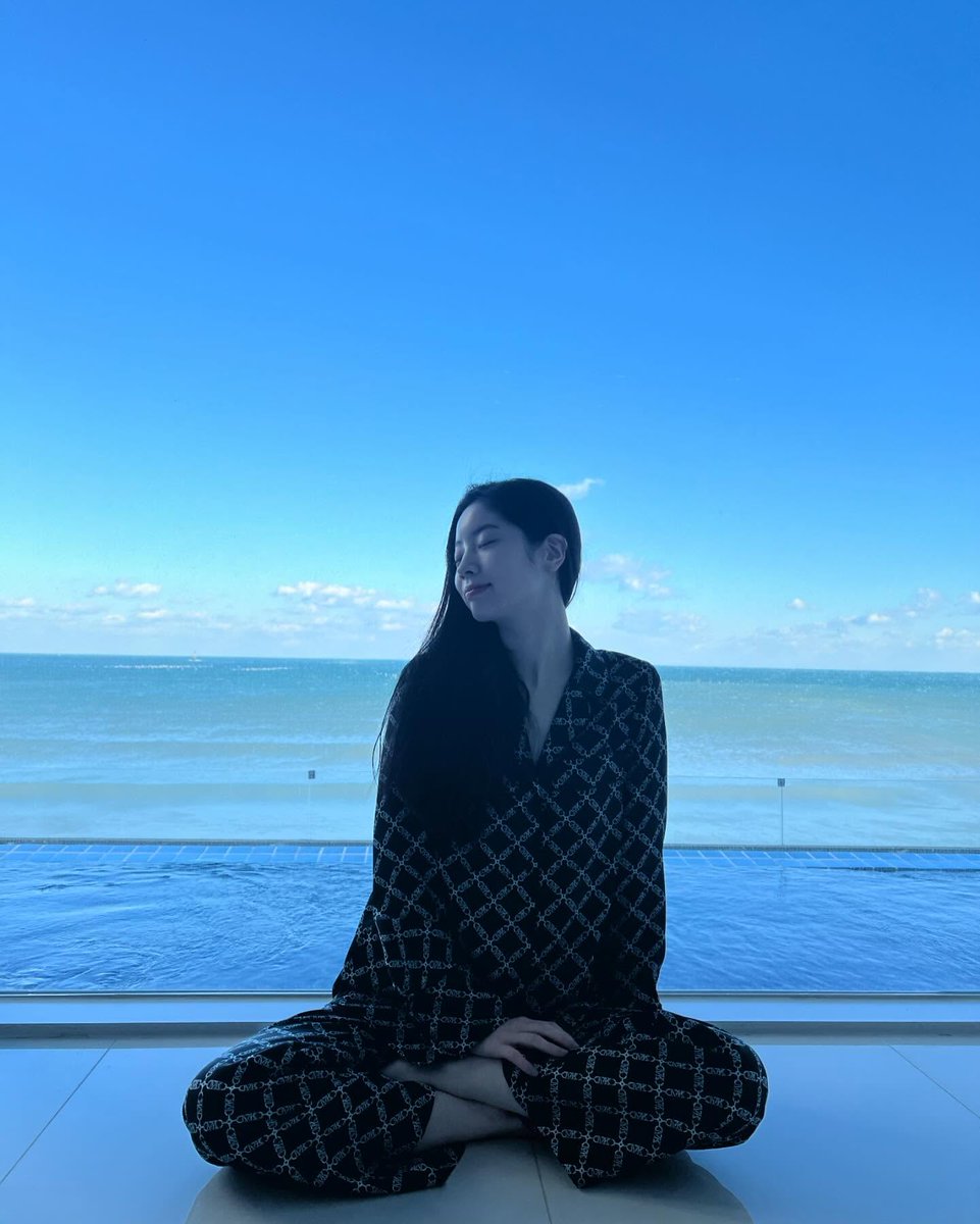 pinkot9's tweet photo. HAPPY DAHYUN DAY 🤍

#다현이의_선율로_가득한5월
#SUNSHINEDUBU https://t.co/8hifw4bWFW