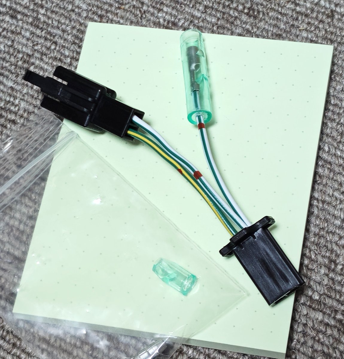 gao6855's tweet photo. VT用リアブレーキスイッチ用 ACC分岐コネクターACC電源取り出しハーネスを購入！ETC取り付けの第一歩！😄
#VT250 
#VT250FE 
#ETC https://t.co/rXKDZW8bgd