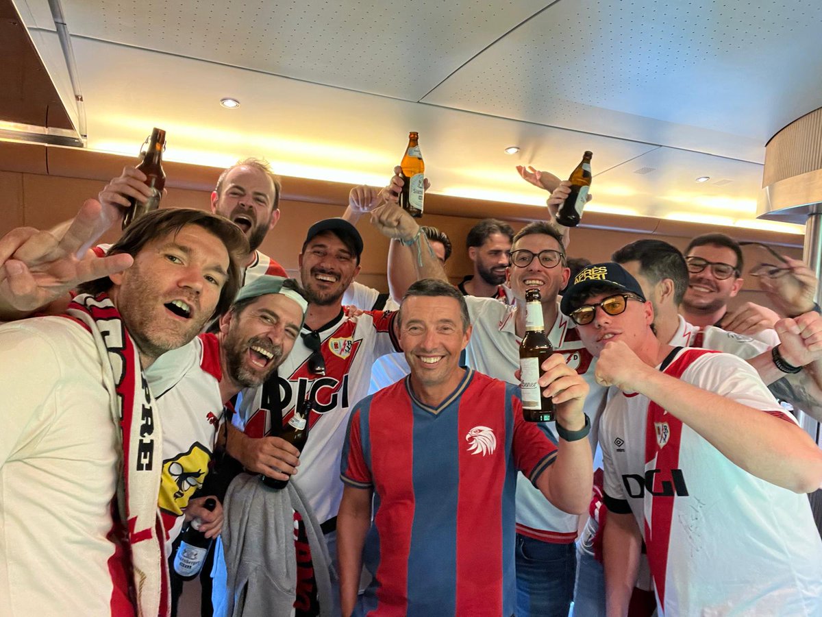 PhilKitro's tweet photo. Made it to Leipzig!! Vamos!! https://t.co/grlARK7VoH