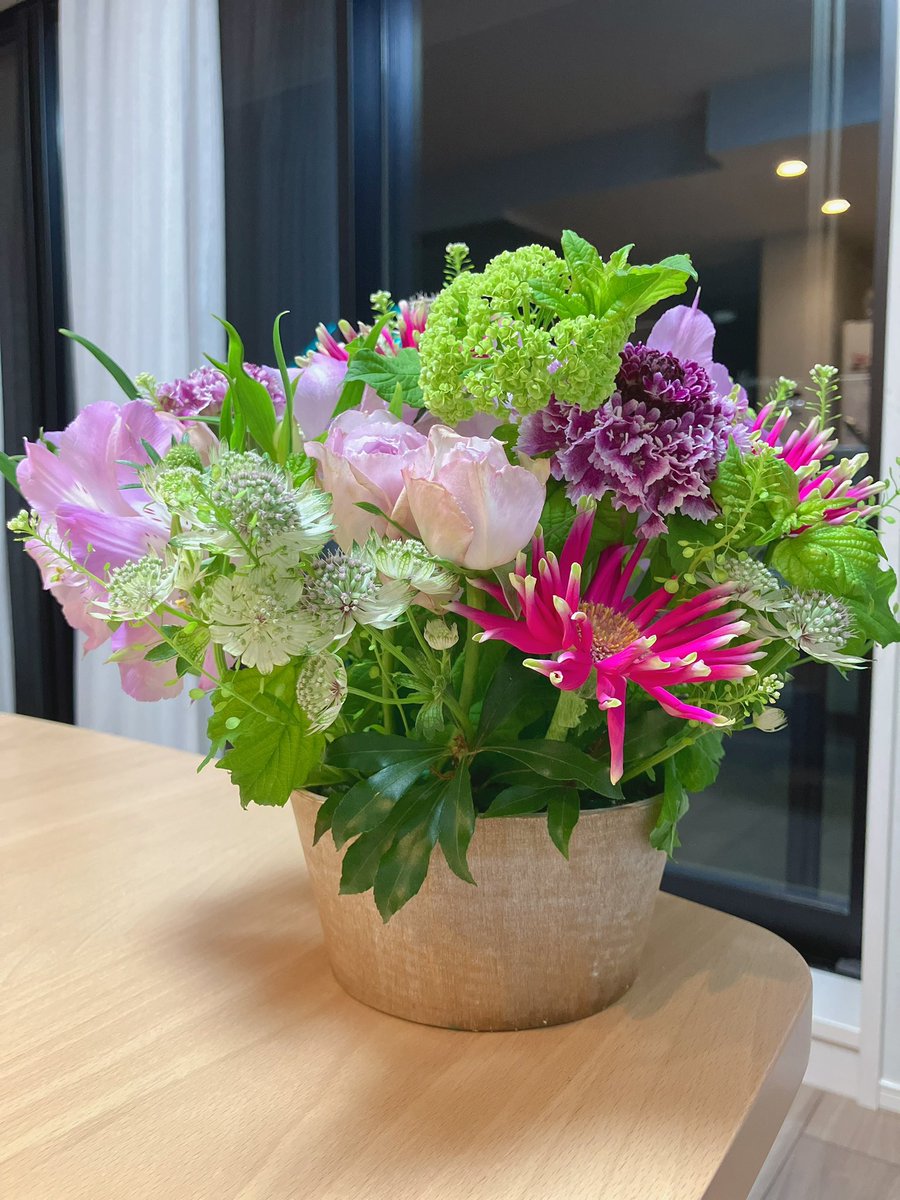 _mn327's tweet photo. お花綺麗で癒される☺️💐✨ https://t.co/5VOzHTGAsh