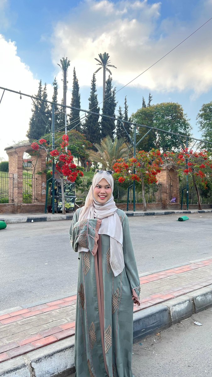 din0sdaughter's tweet photo. Happy Eid mabarak guysss😙😇 https://t.co/NTHCTsFxKj