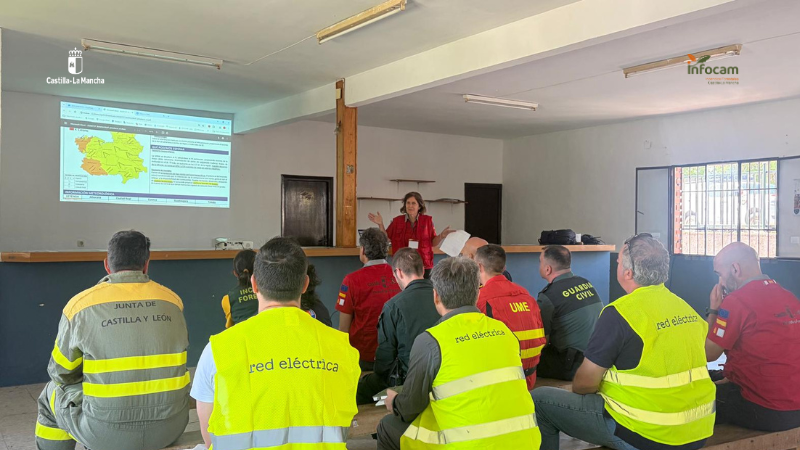 Plan_INFOCAM's tweet photo. Hemos continuado en #Almorox #Toledo realizando el ejercicio #Hefesto del dispositivo #INFOCAM de @gobjccm.

Se ha simulado un #IIFF Situación Operativa Nivel 2 para poner aprueba nuestro dispositivo e integrar a otros cuerpos de emergencias. https://t.co/zhB1oHl6Oj