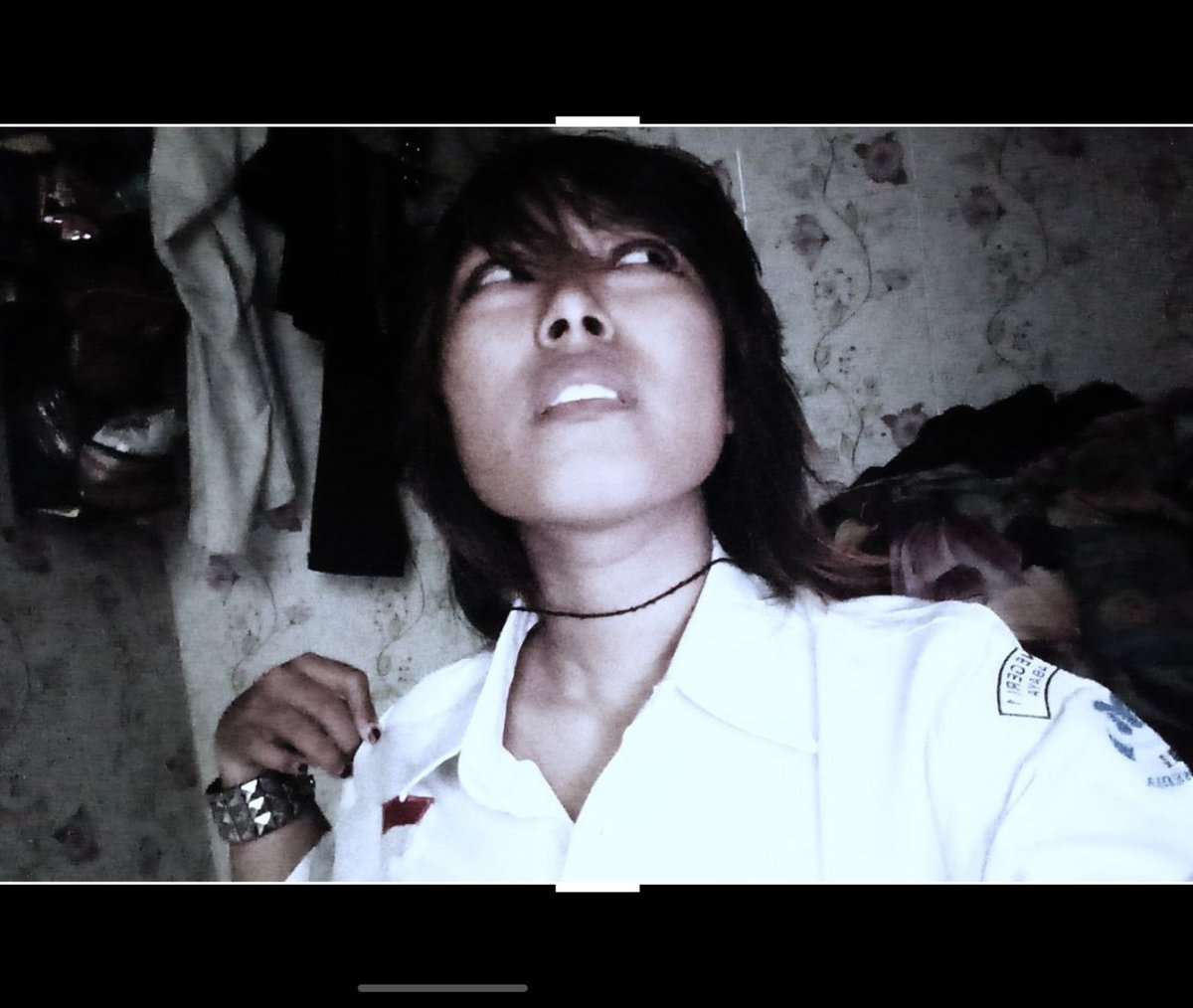 4rriba's tweet photo. hi, im #linda for today🚬
happy (late) #DreadOut day!!
2014.05.15 https://t.co/1nln5KArMF
