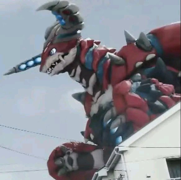 ZenisMr30561's tweet photo. The giant form of Kaiju Pucchi, the kaiju who is Ibuki/Teo's partner, he can transform into a giant with that form. https://t.co/N5KKSnZKzy