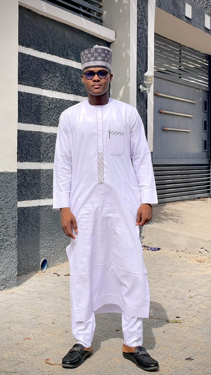 thwonderspeaker's tweet photo. Eid Mubarak! Wishing you and your loved ones a blessed, joyous and prosperous Eid filled with peace, health and happiness…. May Allah accept our good deeds, forgive our transgressions and ease the suffering of all people around the world… Ameen🤲

~Al-Hussain https://t.co/ZxdiiAHo3v