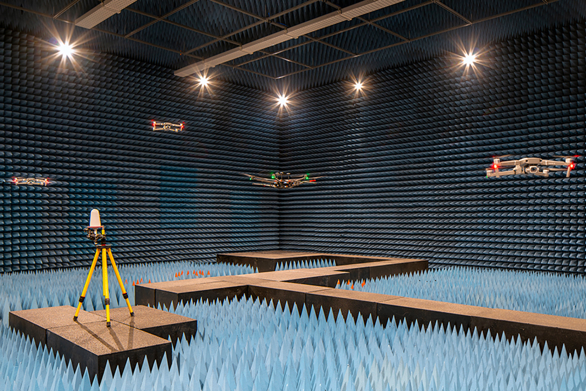 ETSLindgren's tweet photo. #ETSLSolutions 📶
@ETSLindgren industry-leading #RF #Microwave + #Antenna Measurement Solutions—ranging from anechoic chambers to fully integrated test systems—deliver precise, reliable testing backed by decades of expertise!
✅ https://t.co/eei92mvLRV
#aerospace #automotive https://t.co/3SQSVi9K11
