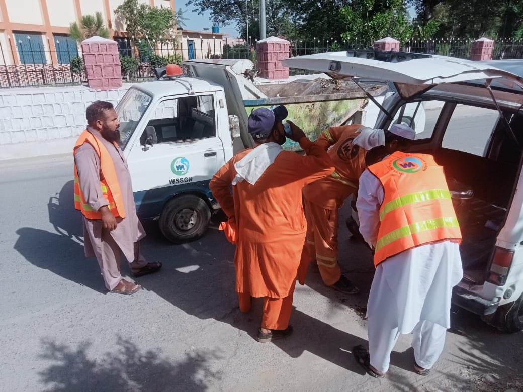 wsscm_mardan's tweet photo. ایک طرف شہریوں کو پاک صاف ماحول فراہم کیا جا رہا ہے تو دوسری طرف سخت گرمی میں اپنے سٹاف کے لئے ٹھنڈے مشروبات کا بھی اہتمام کیا گیا ہے
#WSSCM #EidUlAdha2026 #lgerdd #جہاں_خدمت_وہاں_محکمہ_بلدیات
#SevereHeat #ColdDrinks
#foryou @LGKPGovt @adilnawazpti @CSKPOfficial @KPChiefMinister https://t.co/IgIaX2mYLn