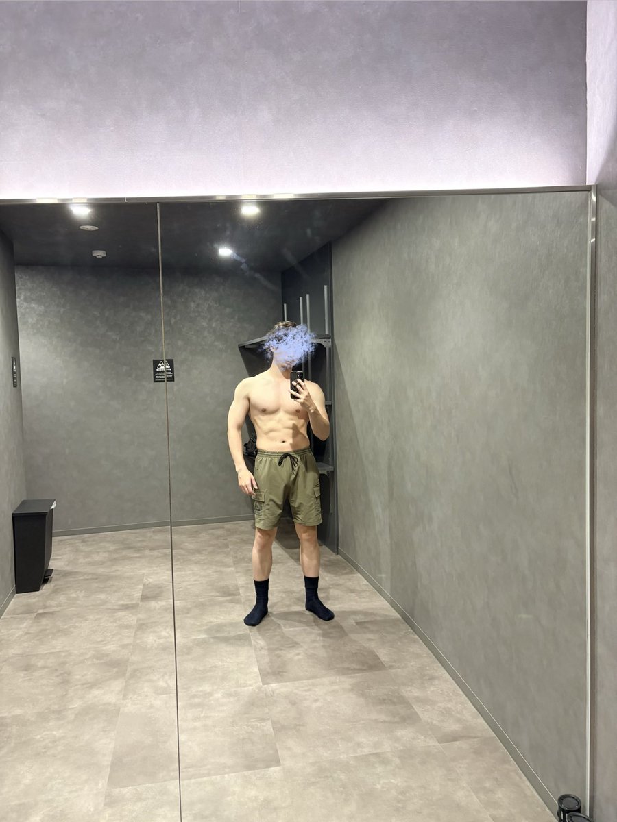 gatesphysique's tweet photo. 胸の日
ウェストちょい太くなったかもな〜
減量しよかな。 https://t.co/8HuMwoMRMm