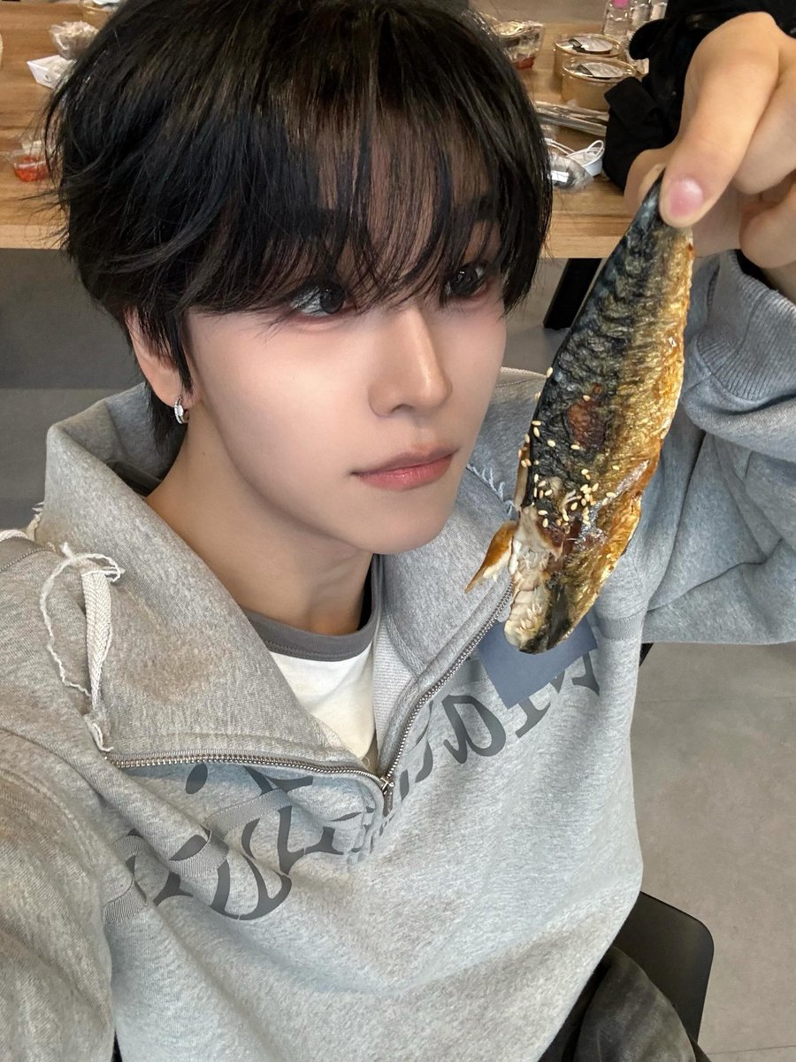 He_Gumi's tweet photo. 와 이 개귀여운 사진 뭐임? https://t.co/01l7MxIdDG