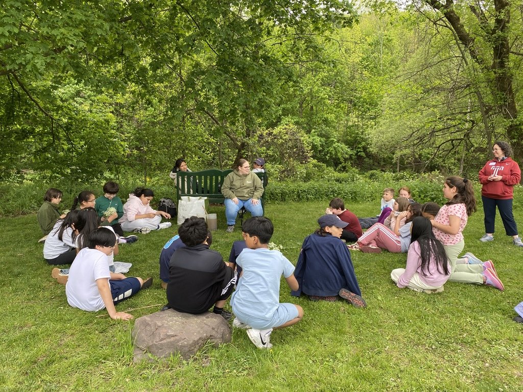 marg_csd's tweet photo. Mrs.  Pesa's 5th grade class met up with their pen pals from Green Connections at the Ashokan Reservoir to explore and learn about the NYC Watershed. https://t.co/1Y3Dqa7iLP