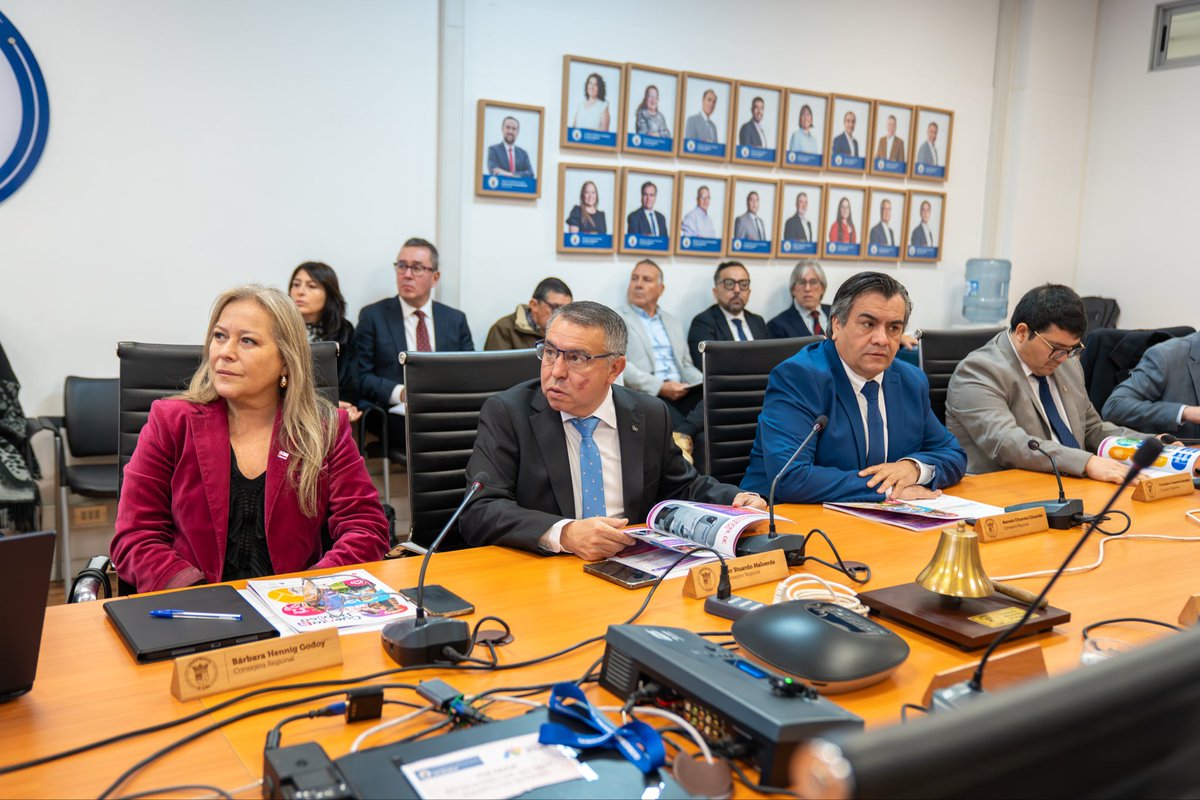 corenuble's tweet photo. 📊 ¡Histórico! En su #CuentaPública, el Gob. @Oscarcrisostomo destacó que Ñuble alcanzó un 99.4% de ejecución presupuestaria, posicionándose como la 3° región con mayor eficiencia del gasto a nivel nacional, invirtiendo más de $79.500 millones. 👇🧵 https://t.co/1YH0Hkc6RU