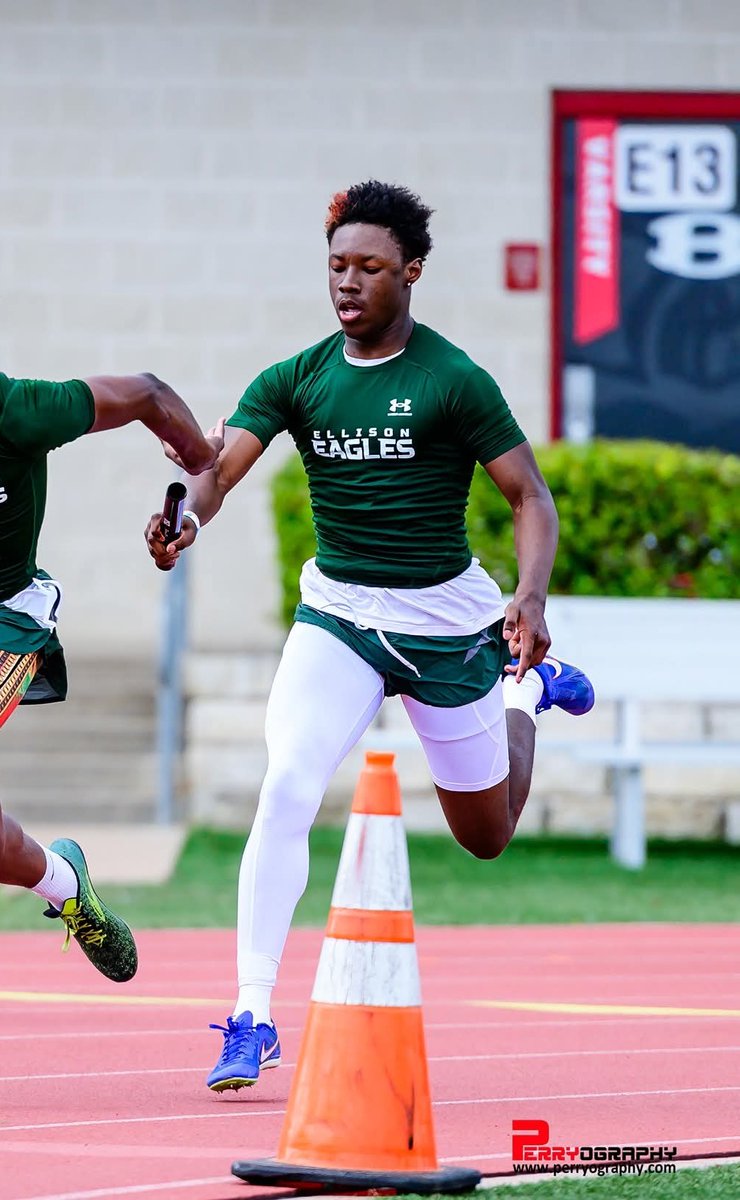 jaylen_simmons_'s tweet photo. Freshman year was truly a blessing but there's more to come Sophomore year!

@DannyServance @3threatsportsTX @coachkellison63 @CoachWillEHS @ChadSimmons_ @adamgorney @MikeRoach247 @streetziam @dctf @iam_alinedouard @TomLoy247 @GregBiggins https://t.co/fmjBfEwiVv