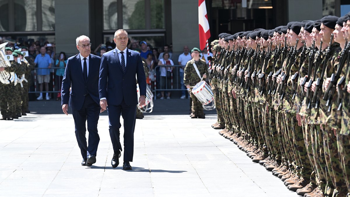 SwissGov's tweet photo. 🇵🇱🤝🇨🇭 #StateVisit Switzerland’s Federal Council welcomes Polish President @NawrockiKn to Bern for a state visit. https://t.co/7P4H3lcfQb