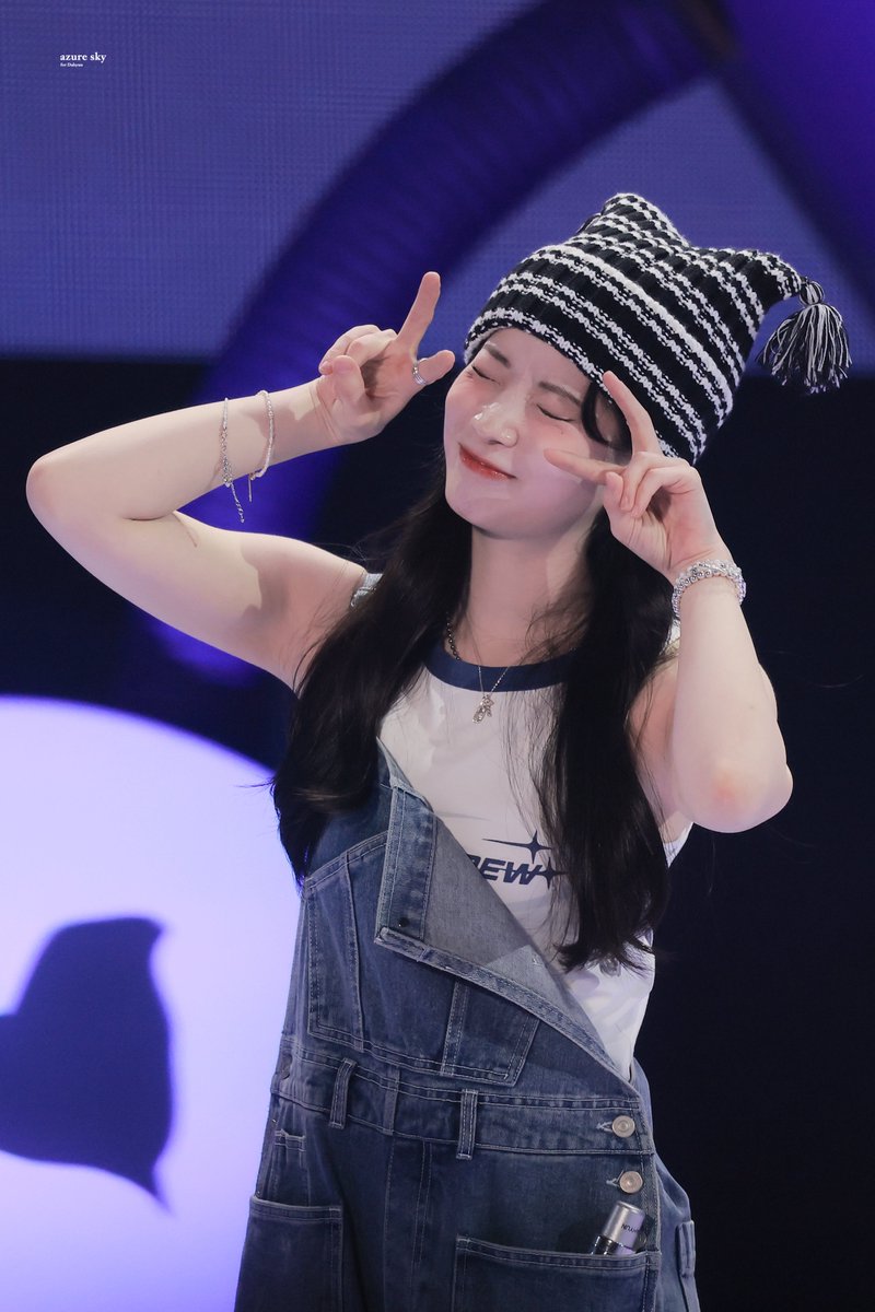 azuresky528's tweet photo. #다현이의_선율로_가득한5월
#SUNSHINEDUBU
#TWICE #트와이스 #DAHYUN #다현 https://t.co/SugvIQdsCw