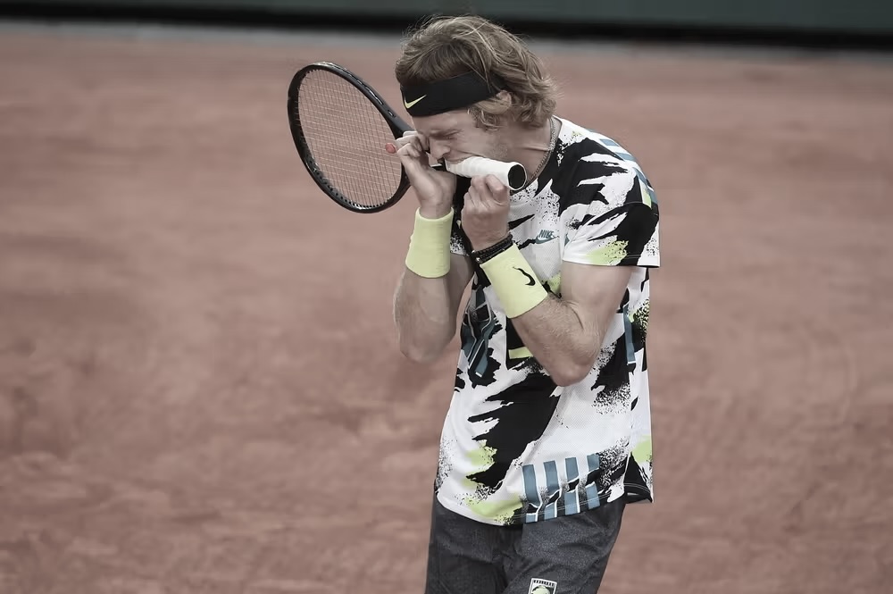 muted calls tweet media