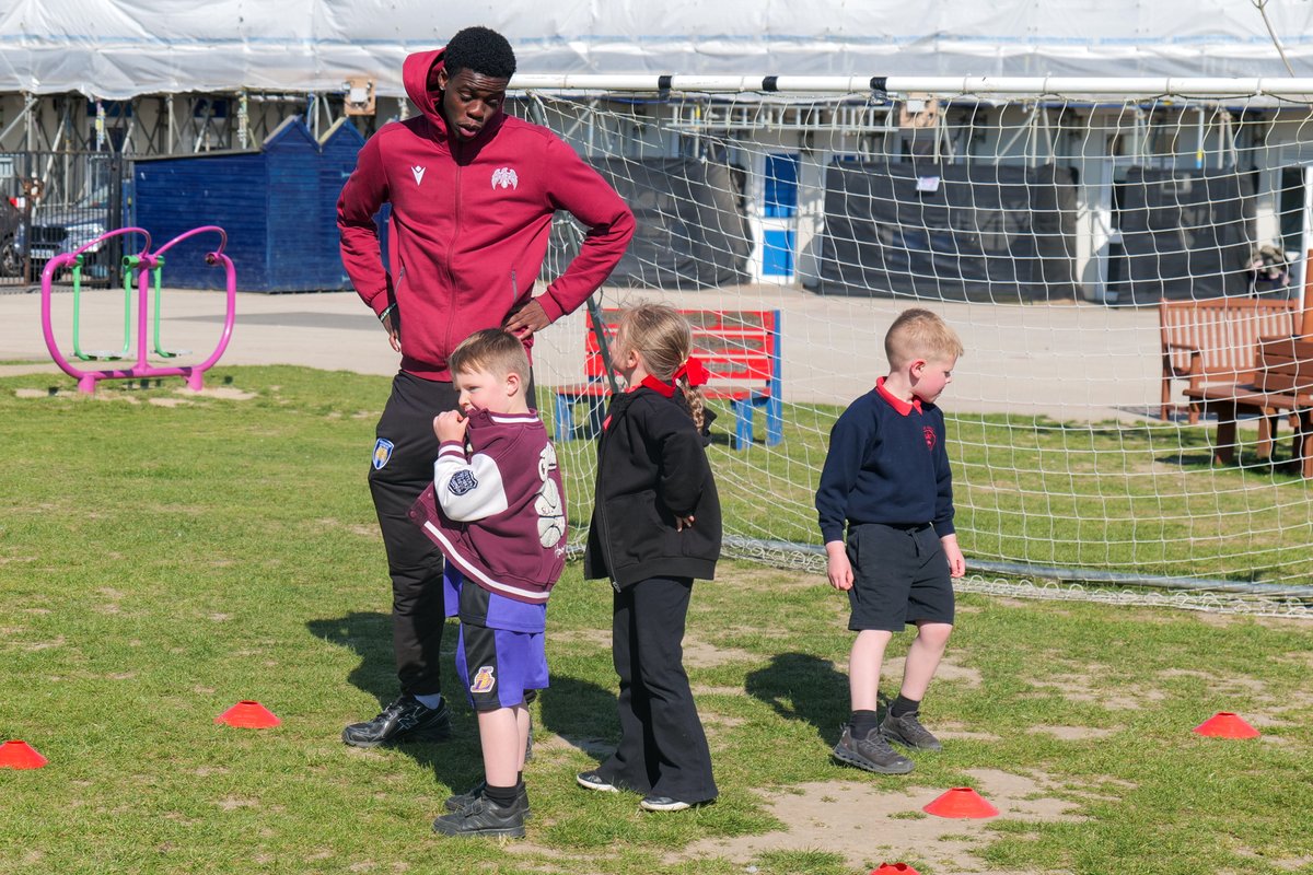 ColU_CF's tweet photo. 💫 Recently three of our partner schools were visited by U's players as part of the #PLPrimaryStars programme.

Thanks to Sam Kuffour Jr, Ben Perry, Tom Smith &amp; Elkanah Akor for joining in on the sessions💙

Read more here▶️https://t.co/Wbki0Oempt

#ColU | @PLCommunities https://t.co/03dFLr8Jal