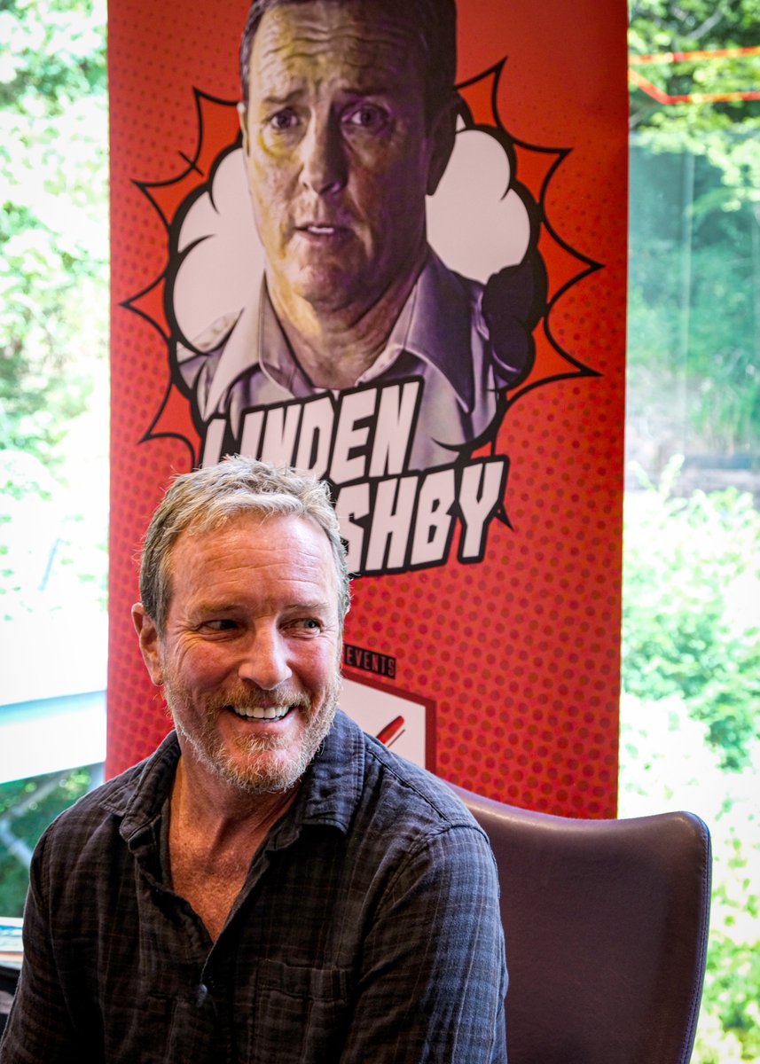 comconwales's tweet photo. FINISH HIM 🔥

Linden Ashby brought Johnny Cage to life in the 90's, and he brought his energy to Comic Con Wales, although thankfully, there were no FATALITIES 💀 https://t.co/K81gTrBHfR
