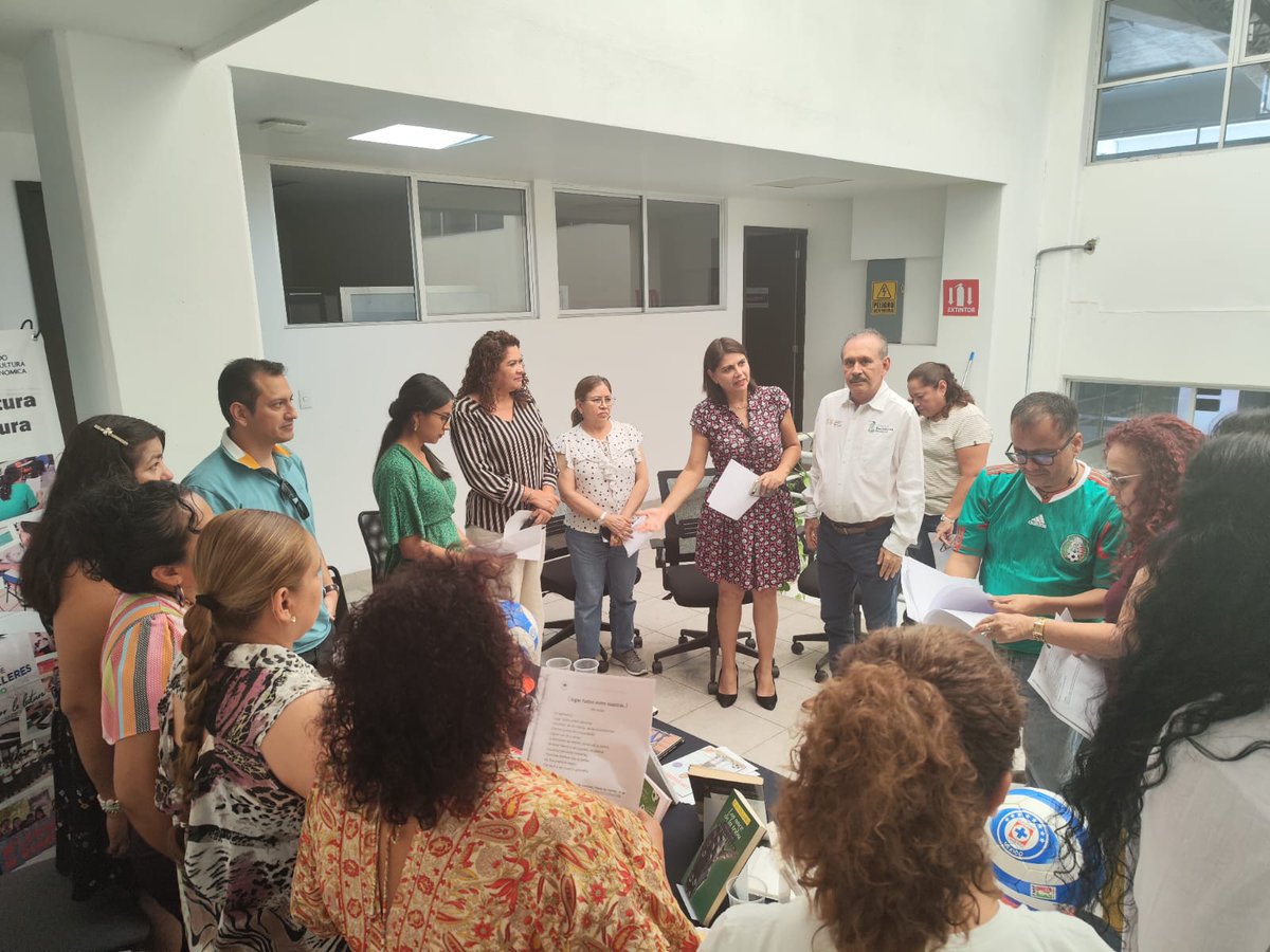 Cobach_Gro's tweet photo. La lectura nos lleva a mundos inimaginables y nos transforma!
En las Oficinas Centrales del Colegio de Bachilleres se llevó a cabo con gran éxito el maratón de lectura de nuestro club 'COBACH Lee'. https://t.co/v3g6O9p3Yg