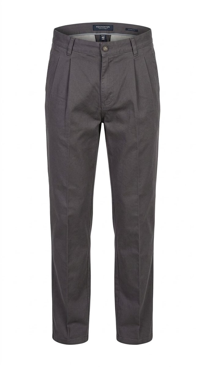 EmmanuelMorn6's tweet photo. Kevingston fue una marca q vendía pantalones y bermudas pinzadas d corderoy y gabardina. Buzos d rugby, camperas enceradas y suéteres de lana Shetland. Hoy en día podrían ser igual q La Martina. Pero decidieron ser una marca generica cuya ropa no se destaca en nada d otras marcas https://t.co/ZoqdRKBAq7