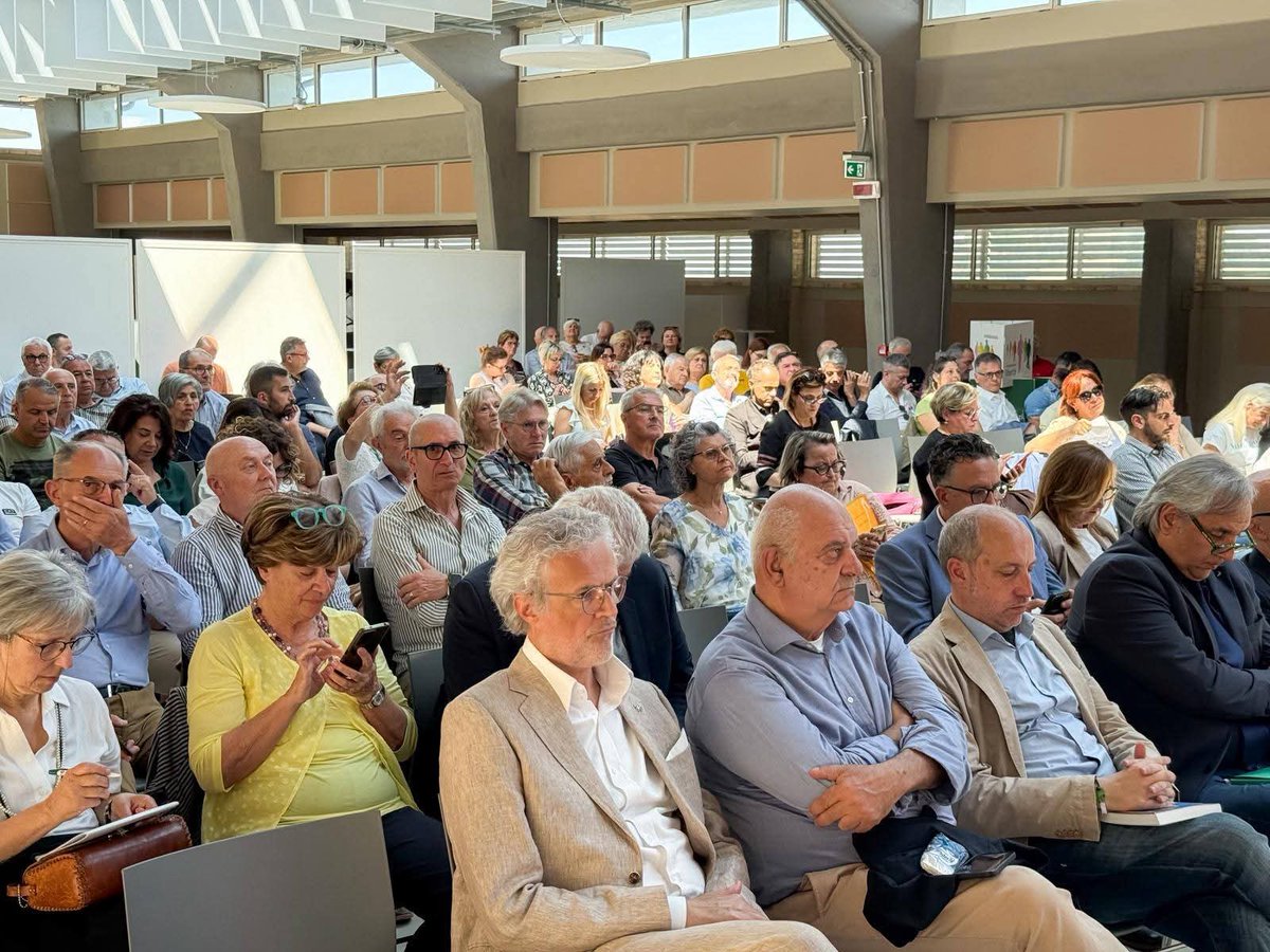 cislmarche's tweet photo. La medicina del territorio: modelli, sfide e prospettive per una sanità di comunità.

Oggi a Fermo l’iniziativa di CISL Marche sul futuro della sanità pubblica e sul ruolo centrale del territorio nella prevenzione, cura e integrazione sociosanitaria. https://t.co/Ldss2RmiMQ