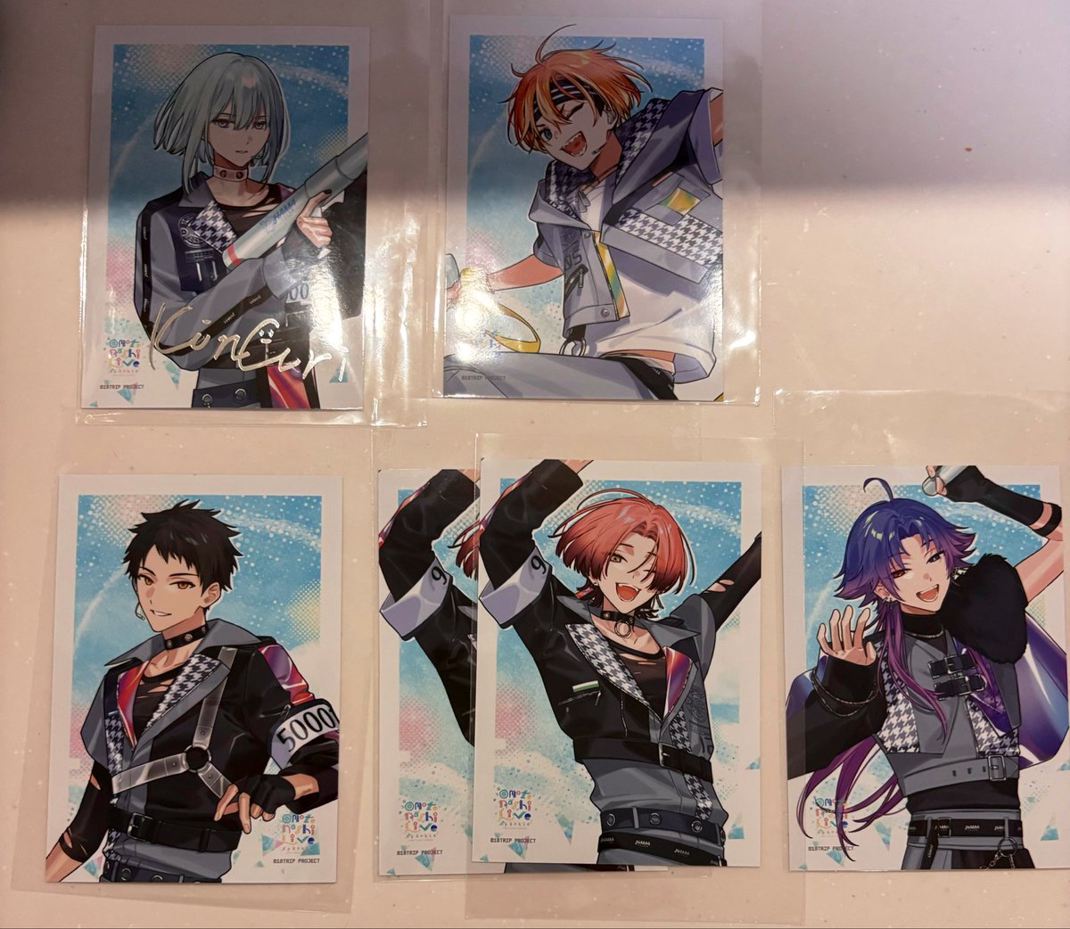 syakema's tweet photo. 【交換】
18TRIP エイトリ おもライ 劇場版 ブロマイド 

譲) 
箔 幾成
N  あく太、太緒、千弥 ②、子タろ

求)
箔 潮、宗氏、雪風
N  潮、宗氏、雪風、七基 ①
(雪風は友人分です)

郵送
(ご都合が合えば都内手渡しも可能です) https://t.co/aHh8Ylp54p