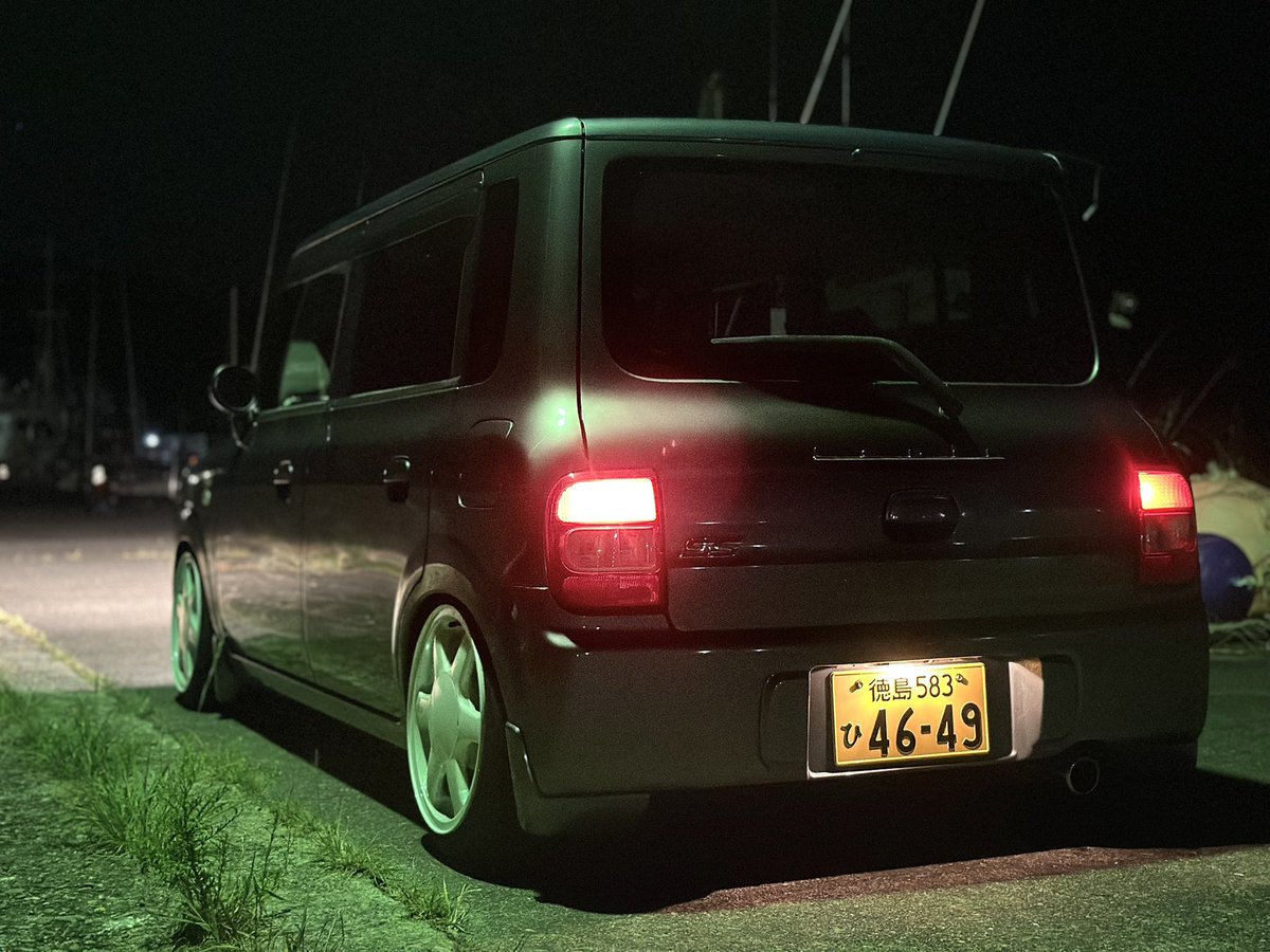 _471's tweet photo. リアの車高全上げでこれだから、フロント前上がりに見える👀

けどサイドシルで見たらほぼ平行🫠 https://t.co/eVItybHudG