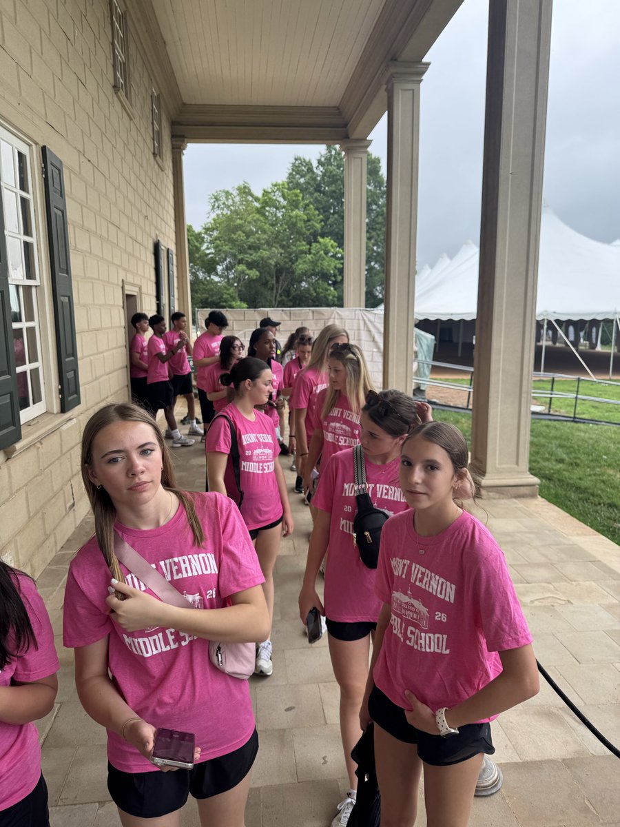 ksamples14's tweet photo. DC Bus #2 - Mount Vernon! @MVMiddle https://t.co/fgHn8LTUuF