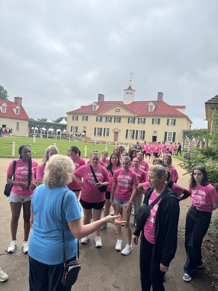 ksamples14's tweet photo. DC Bus #2 - Mount Vernon! @MVMiddle https://t.co/fgHn8LTUuF