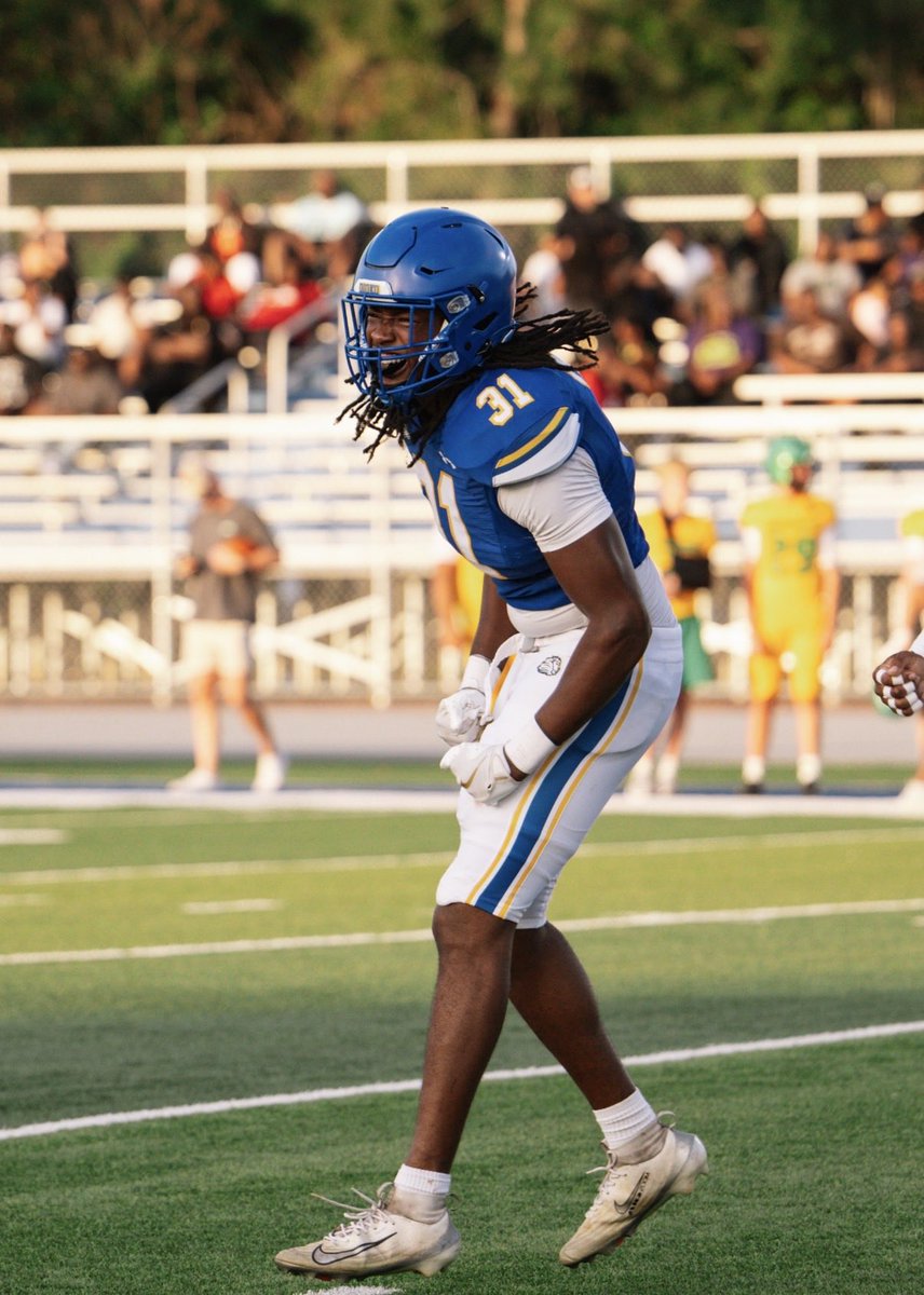 Tracej33's tweet photo. As soon as I step on the field, totally different person. As soon as | step off, I go back to who Iโve always been.
- @Flash_Garrett
@Royals__FB
#tracejohnson #co2027 #hsfootball #footballrecruiting #athlete #prepredzone #flhsfb #dend #athlete https://t.co/d0hjtgss3L