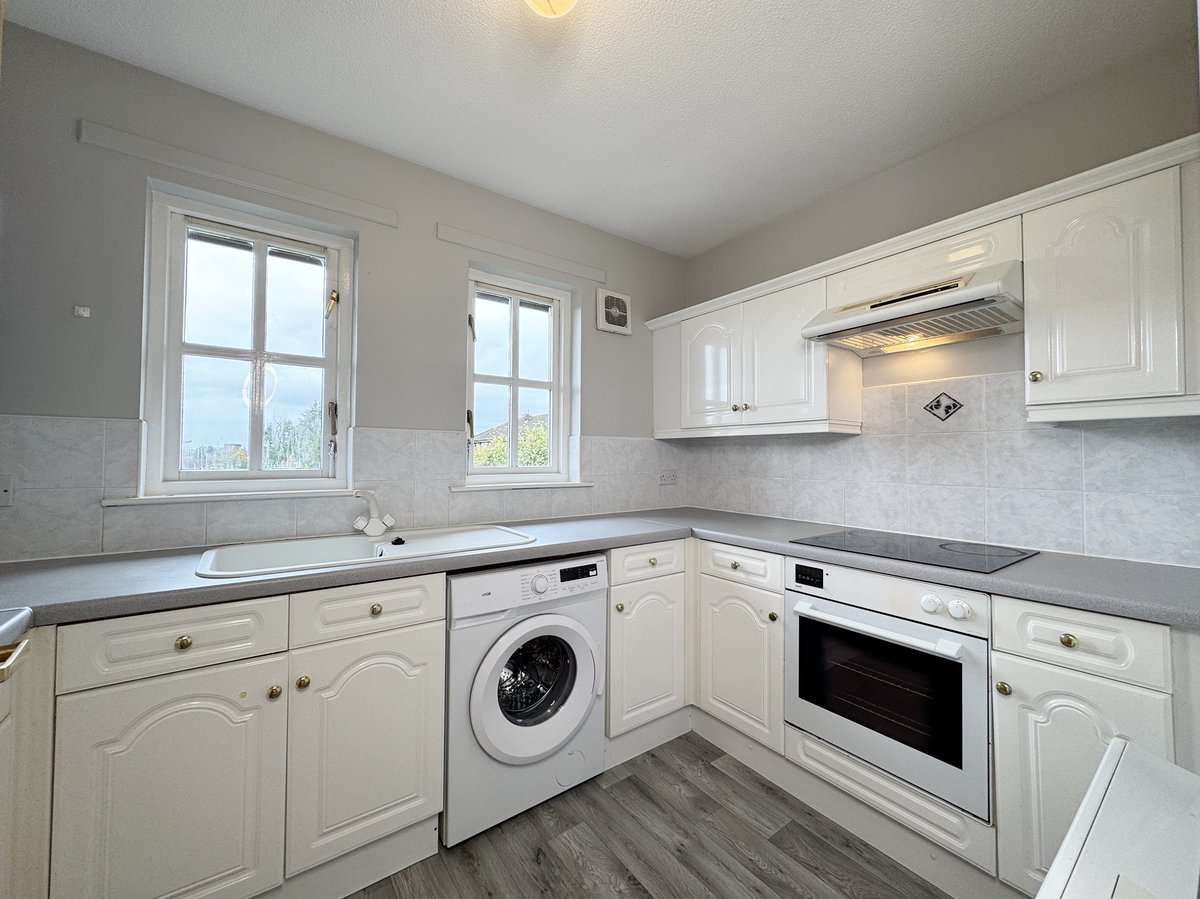 LookingToRent1's tweet photo. Available Thursday!!

2 Bedroom Flat To Let, 4 Greenlaw Road, Yoker, Glasgow, G14 0PG

Further information will be available soon on social media and https://t.co/8saQ5tTAis

Letting Agent Registration Number: LARN1908034

#lookingtorent #propertymanagement #lettingagentglasgow https://t.co/U5KGVllKW5