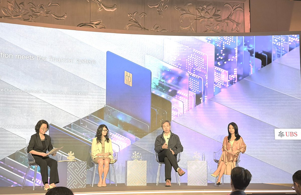 JessicaMetaEra's tweet photo. 2026-5-27, UBS Asian Investment Conference (AIC 2026).
跟自己的博导坐在一个Panel上，讲每一个字都得把脑子里的.md文件翻三遍， 结束下来都还认知为illusion 🤣 https://t.co/7L5if5fFXU