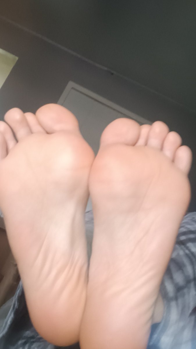 KeiFoxfeet's tweet photo. Seems like yall love these cuties UwU

Don't forget to support on Ko-Fi! (check my pin on my profile)

#femboyfeet #feetfetısh https://t.co/7oGsGnLrn3